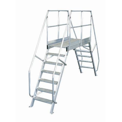 Escada móvel com inclinação de 45° - Largura 800 mm